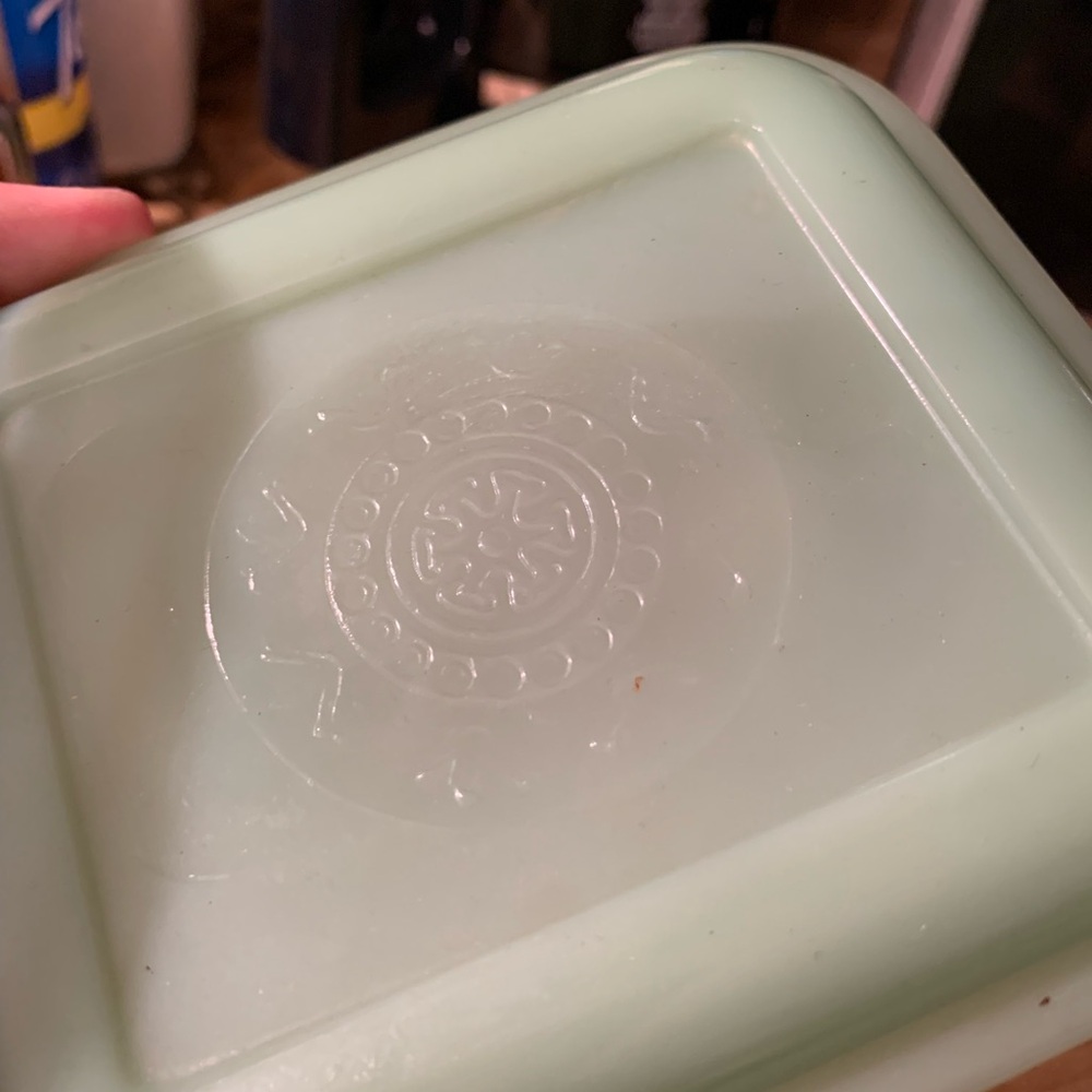 Vintage Fireking jadite refrigerator dish has chip underneath but not rim - Picture 4 of 4